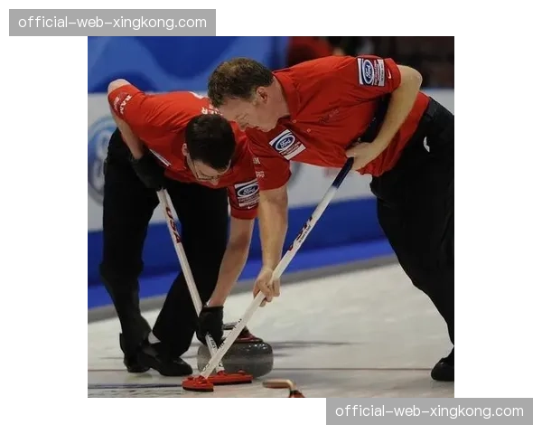 美国女冰小组赛五球零封加拿大展现实力差距